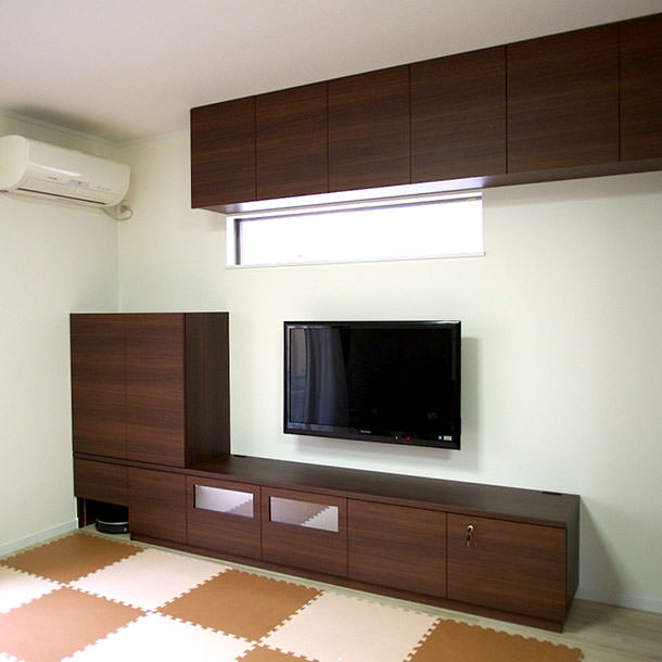 �e���r�݂�